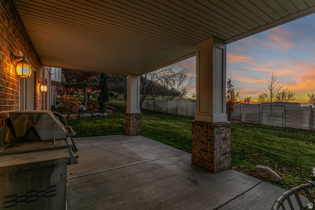 634 S MOUNTAIN VIEW CIR, North Salt Lake, UT 84054