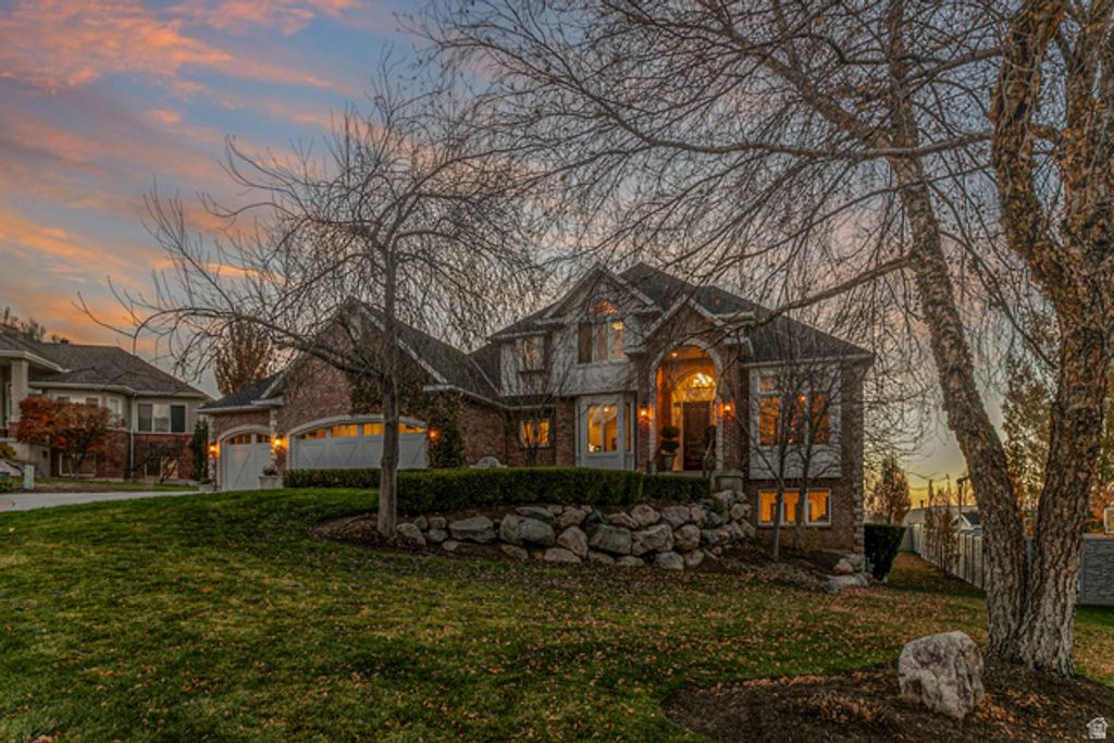 634 S MOUNTAIN VIEW CIR, North Salt Lake, UT 84054