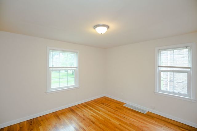 4232 W Nelson Street 1, Chicago, IL 60641