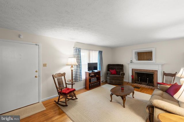 201 WOODRIDGE LN, Winchester, VA 22603