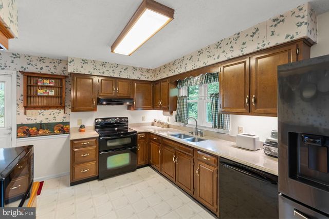 201 WOODRIDGE LN, Winchester, VA 22603