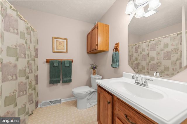 201 WOODRIDGE LN, Winchester, VA 22603