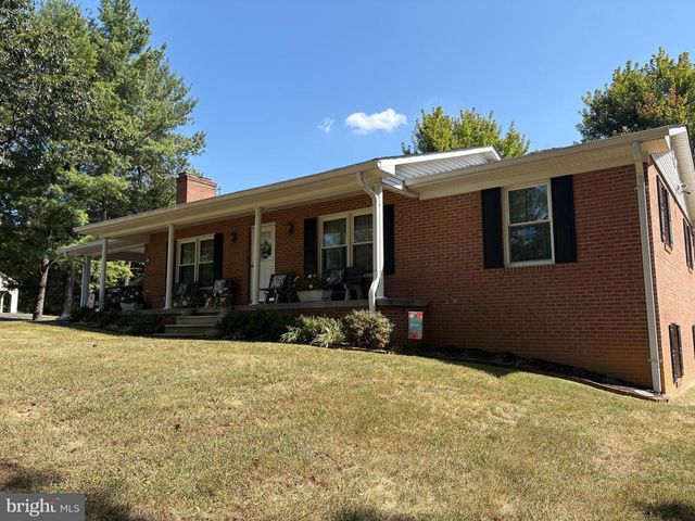 201 WOODRIDGE LN, Winchester, VA 22603