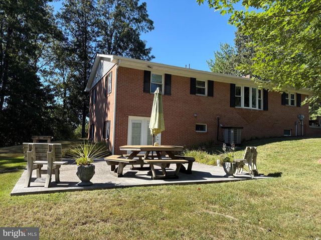 201 WOODRIDGE LN, Winchester, VA 22603