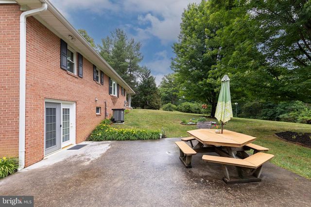 201 WOODRIDGE LN, Winchester, VA 22603
