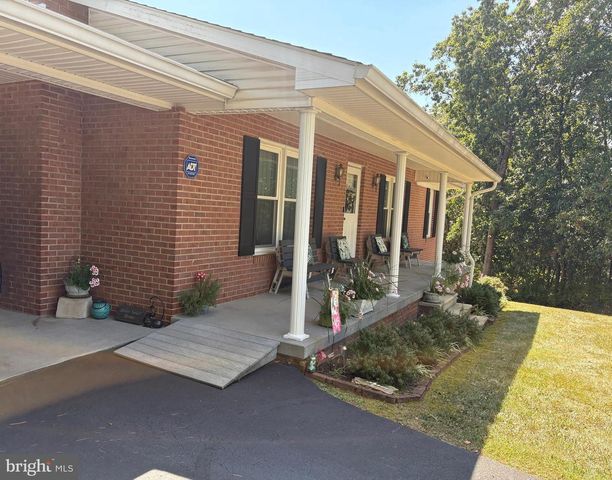 201 WOODRIDGE LN, Winchester, VA 22603