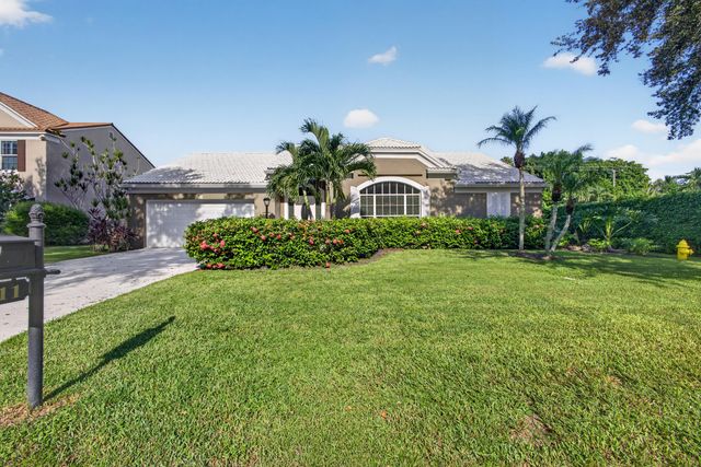 1011 WOODFIELD Circle, Palm Beach Gardens, FL 33418