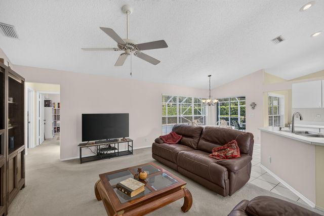1011 WOODFIELD Circle, Palm Beach Gardens, FL 33418