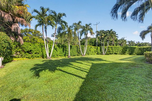 1011 WOODFIELD Circle, Palm Beach Gardens, FL 33418