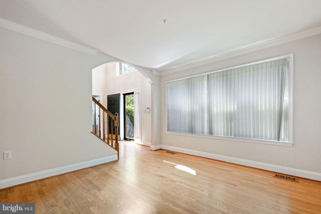 103 CROSS FOXES DR, Fort Washington, MD 20744