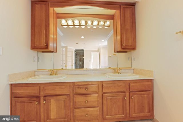103 CROSS FOXES DR, Fort Washington, MD 20744