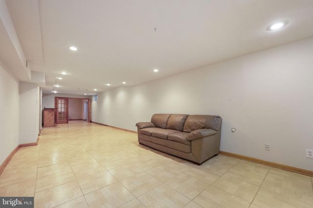 103 CROSS FOXES DR, Fort Washington, MD 20744