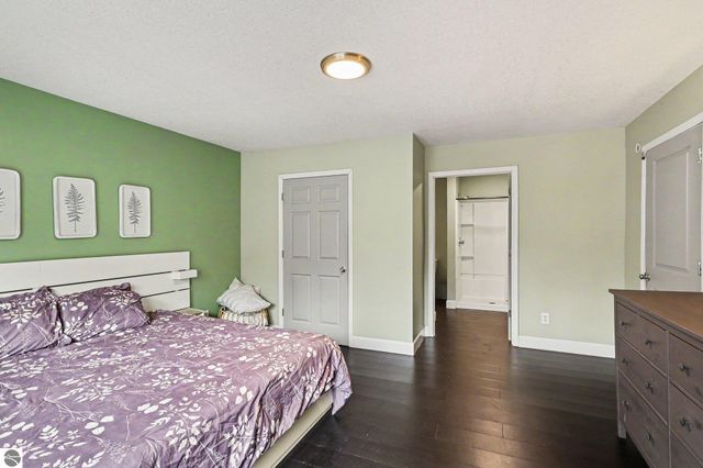 1015 Shaw Road, Gladwin, MI 48624