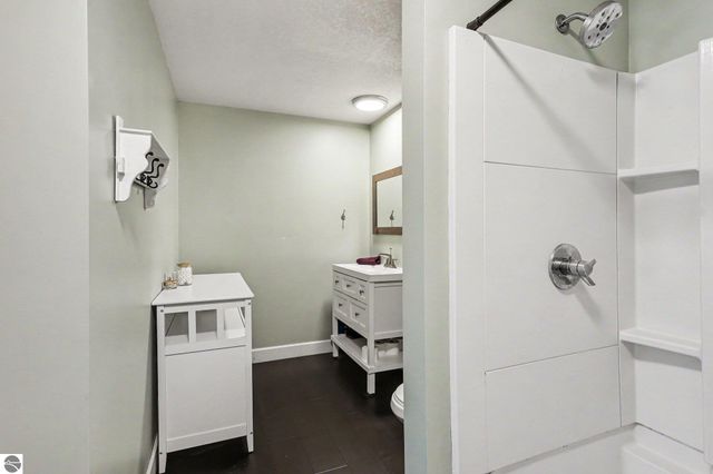 1015 Shaw Road, Gladwin, MI 48624