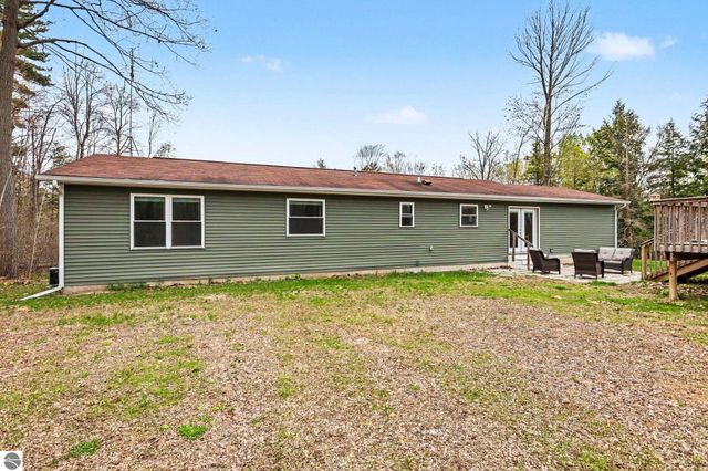 1015 Shaw Road, Gladwin, MI 48624