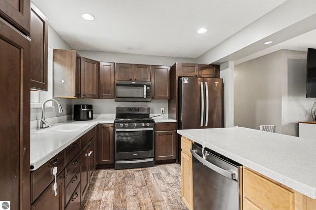 1015 Shaw Road, Gladwin, MI 48624