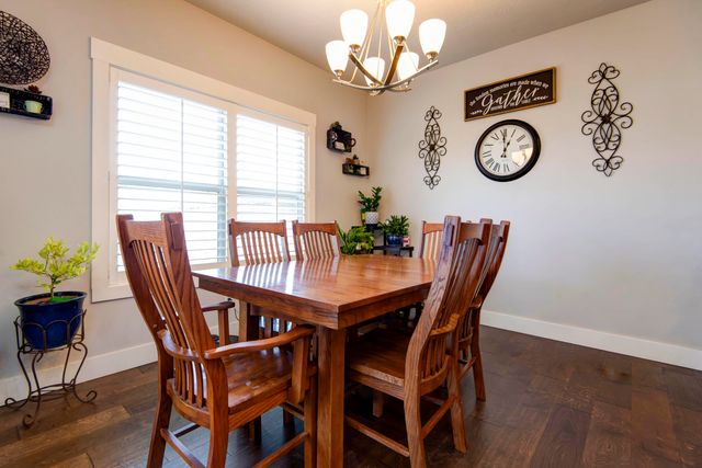 921 E Thorndale Drive, Nixa, MO 65714