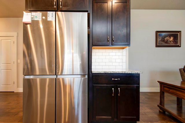 921 E Thorndale Drive, Nixa, MO 65714