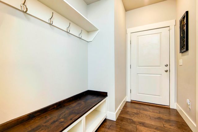 921 E Thorndale Drive, Nixa, MO 65714