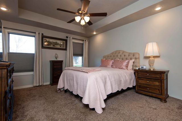 921 E Thorndale Drive, Nixa, MO 65714