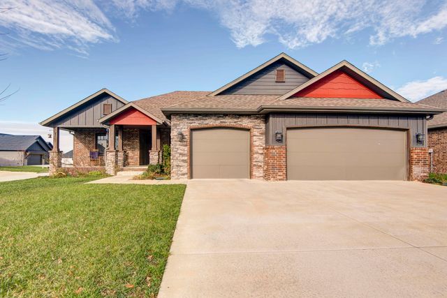 921 E Thorndale Drive, Nixa, MO 65714