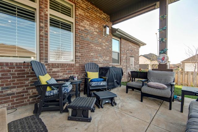 921 E Thorndale Drive, Nixa, MO 65714