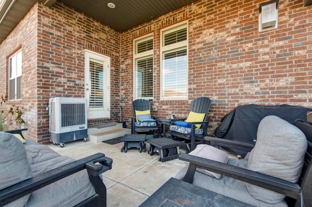 921 E Thorndale Drive, Nixa, MO 65714