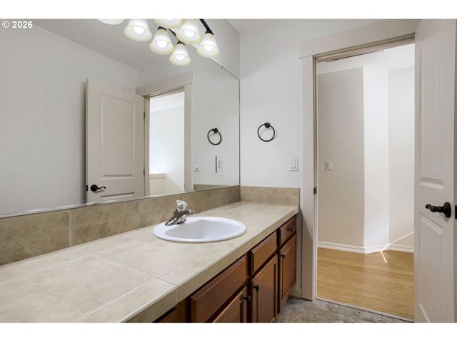 3550 Nw 2ND Ave, Hillsboro, OR 97124