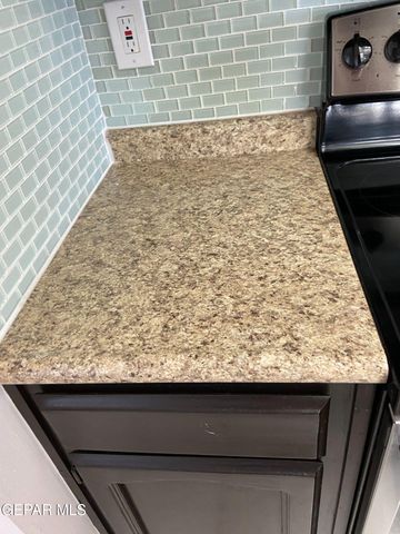 6721 EL PARQUE Drive, El Paso, TX 79912