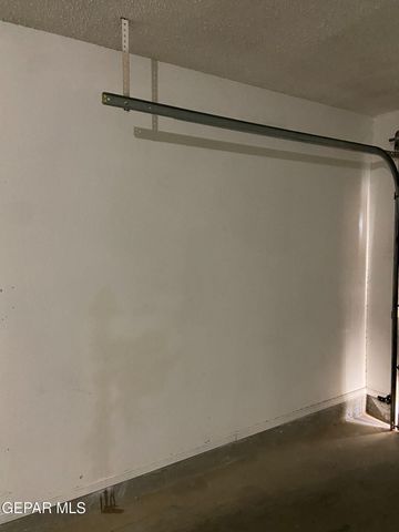 6721 EL PARQUE Drive, El Paso, TX 79912