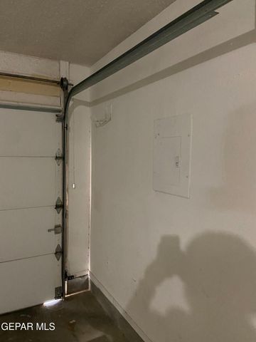 6721 EL PARQUE Drive, El Paso, TX 79912