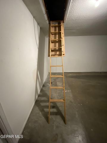 6721 EL PARQUE Drive, El Paso, TX 79912