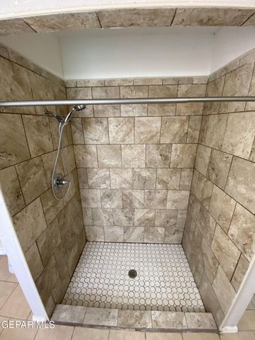 6721 EL PARQUE Drive, El Paso, TX 79912