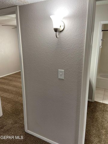 6721 EL PARQUE Drive, El Paso, TX 79912