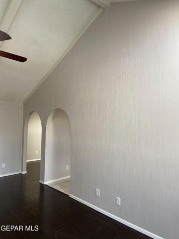 6721 EL PARQUE Drive, El Paso, TX 79912