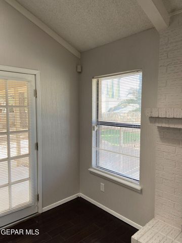 6721 EL PARQUE Drive, El Paso, TX 79912