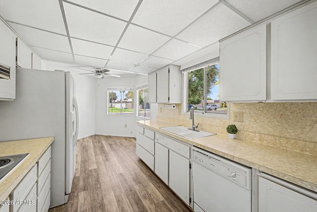 10416 W HUTTON Drive, Sun City, AZ 85351