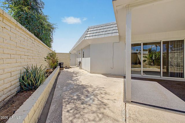 10416 W HUTTON Drive, Sun City, AZ 85351