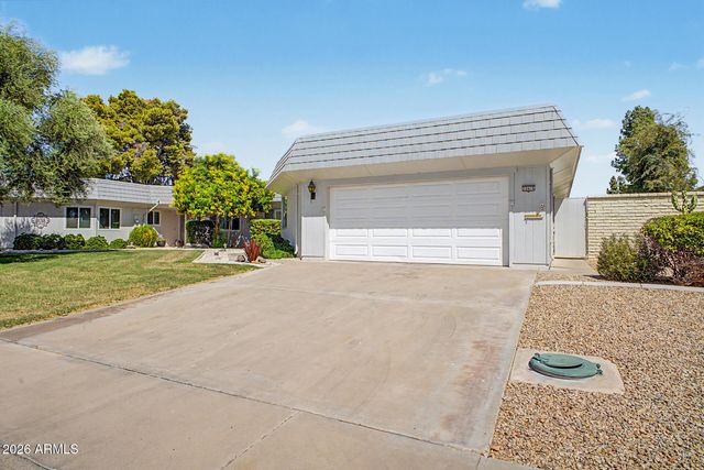 10416 W HUTTON Drive, Sun City, AZ 85351