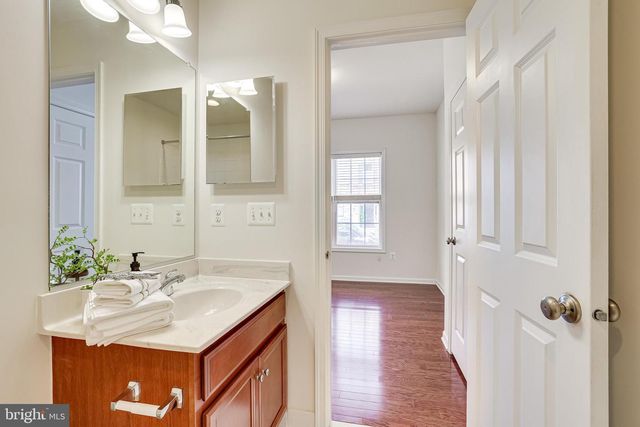 22555 CAMBRIDGEPORT SQ, Ashburn, VA 20148