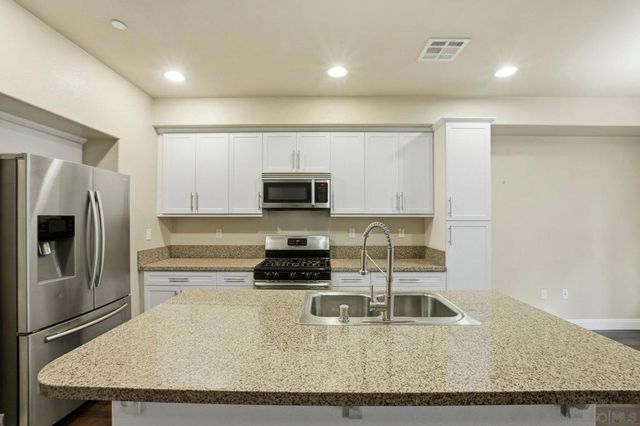 4541 Rainier 13, San Diego, CA 92120