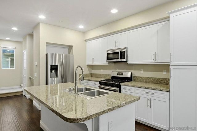 4541 Rainier 13, San Diego, CA 92120