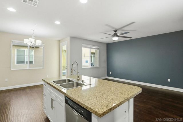 4541 Rainier 13, San Diego, CA 92120