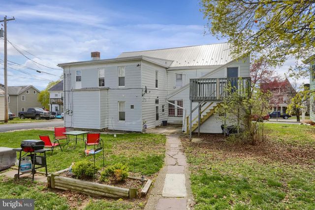 135 E MARKET ST, Berrysburg, PA 17005