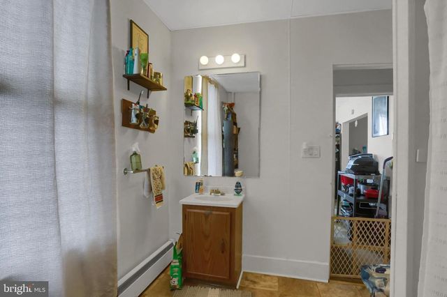 135 E MARKET ST, Berrysburg, PA 17005