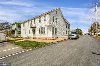 135 E MARKET ST, Berrysburg, PA 17005