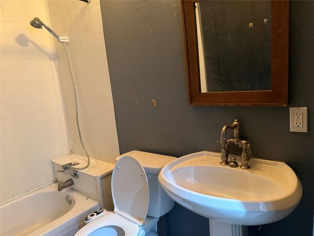 544 W 28th Street, Houston, TX 77008