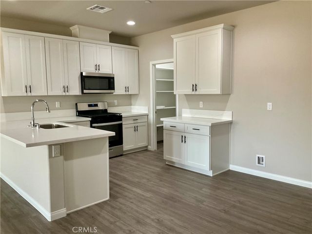 5103 Cohiba Ct, Bakersfield, CA 93307