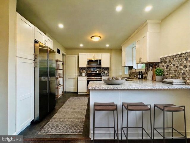 730 FRANKLIN ST, West Reading, PA 19611