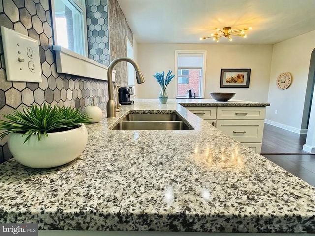 730 FRANKLIN ST, West Reading, PA 19611